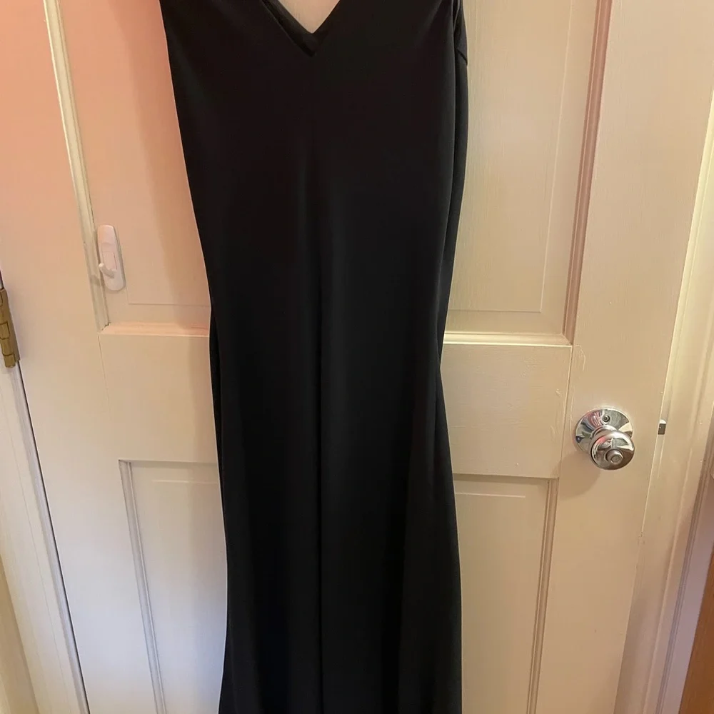 Ladies v neck black dress. EUC - Picture 5 of 5